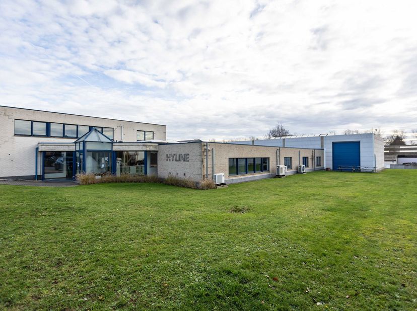 Bien professionnel à louer à ,
                    1300 Wavre