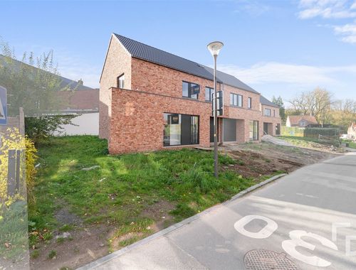                                         Eengezinswoning te koop in Kemmel, € 335.000
