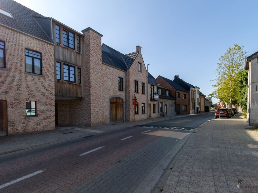 Vous recherchez un appartement spacieux, élégant et entièrement prêt à emménager ? Alors ce magnifique appartement situé au 1er étage à Nijlen vaut vr