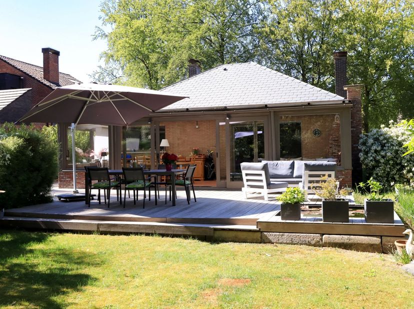 Huis te koop in Emmalei 36,
                    2930 Brasschaat