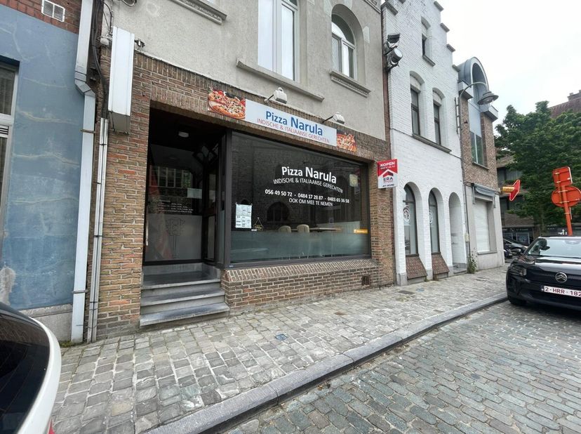 Leuk handelspand met ruime woonst in het centrum te koopOpzoek naar een pand waar je wonen en werken kan combineren dan is dit een unieke kans, ruime