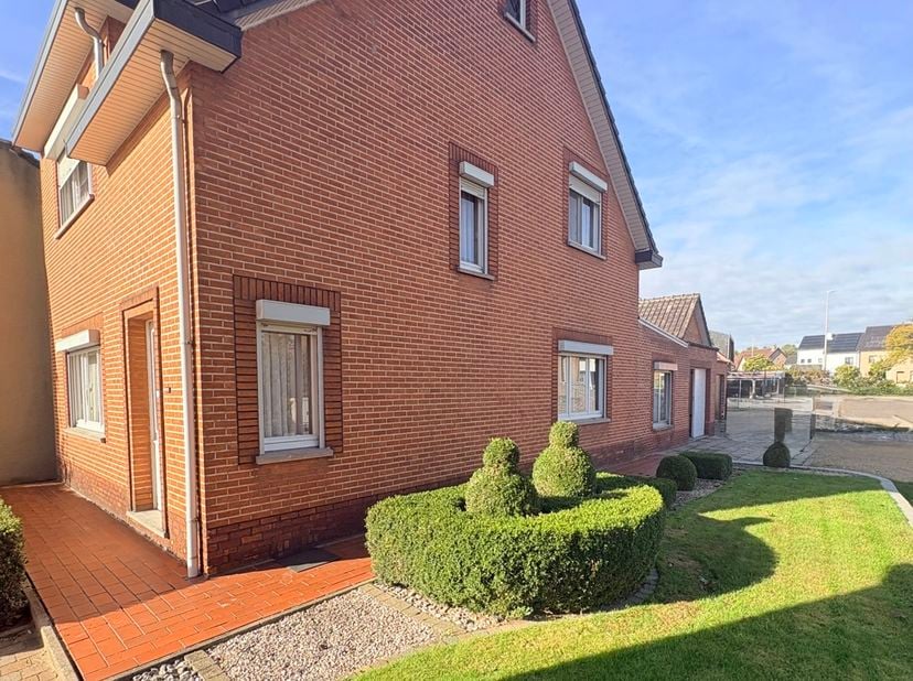 Huis te koop in Nanofstraat 42,
                    3590 Diepenbeek