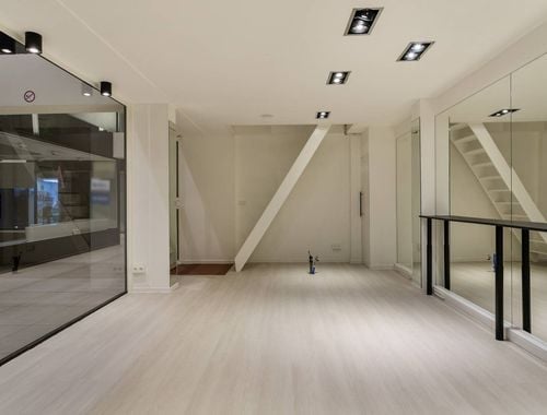                                         Bien commercial à louer à Roeselare, € 390
