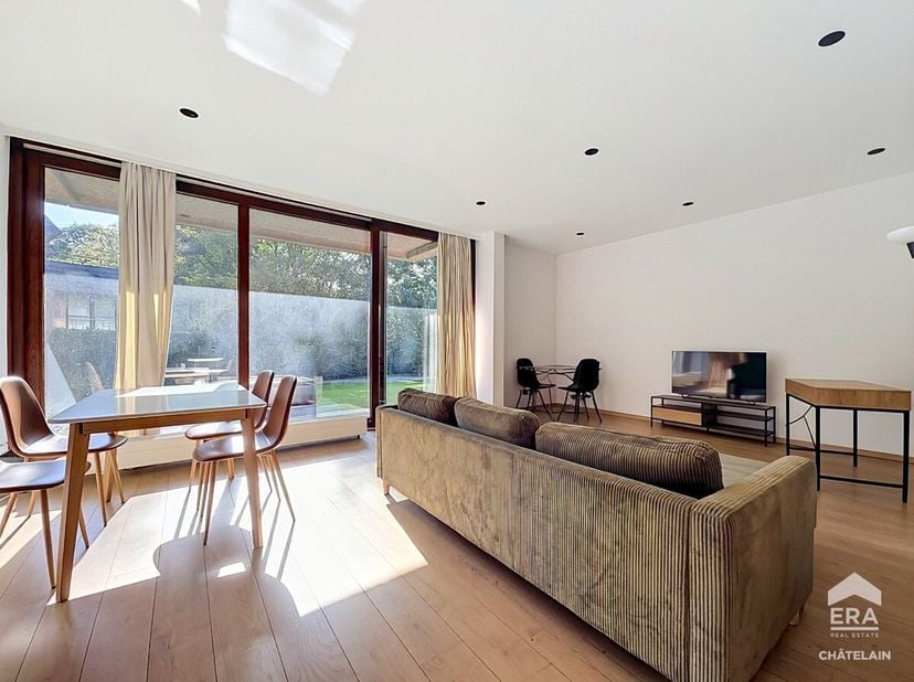 ERA Châtelain vous propose ce magnifique appartement, idéalement situé à Uccle, au cur du Fort-Jaco. D'une superficie de 105 m² (surface brute PEB), c