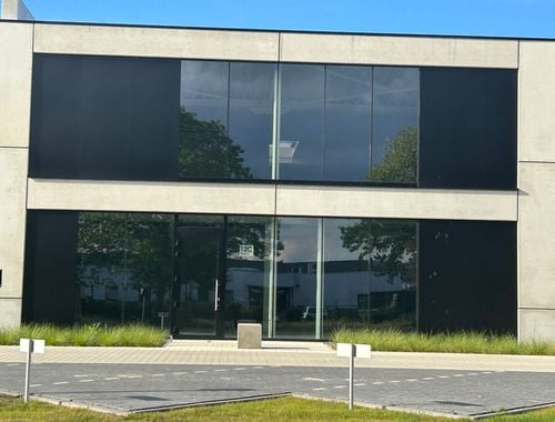                                         Bedrijfsgebouw te koop in Overpelt, € 610.000
