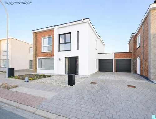                                         Woning te koop in Oostrozebeke, € 215.000
