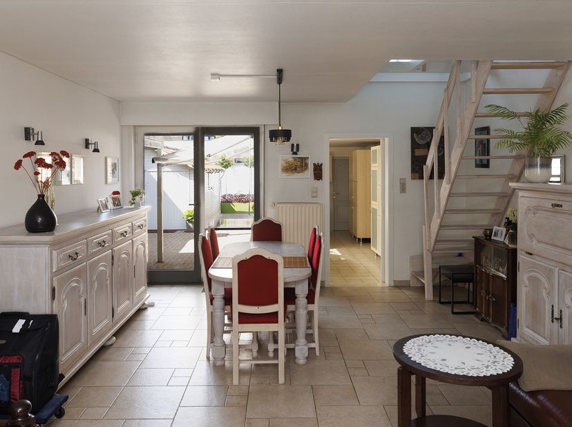 Verzorgde rijwoning met garage, carport en gezellige stadstuin<br />
In een rustige zijstraat van de gegeerde wijk "De Katte" bevindt zich deze verzor