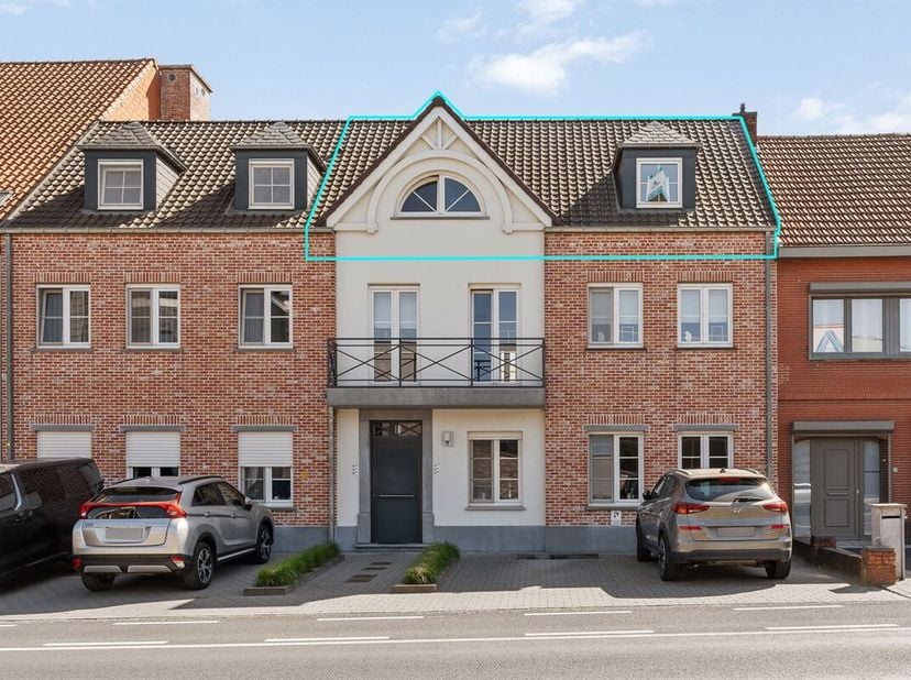Op wandelafstand van het bruisende centrum van Tessenderlo vinden we dit verzorgd en energiezuinig appartement (bouwjaar 2009), ideaal voor wie comfor