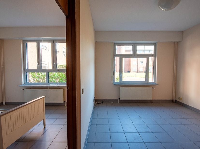Ontdek het perfecte evenwicht tussen groen en stadsleven. In de zorgcampus Hof Sint Jozef biedt Walls Vastgoedmakelaars enkele assistentiewoningen te