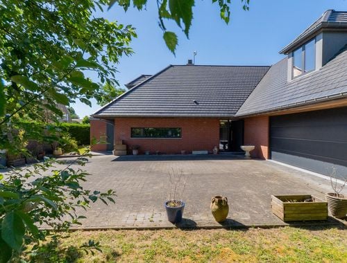                                         Villa te koop in Moeskroen, € 695.000
