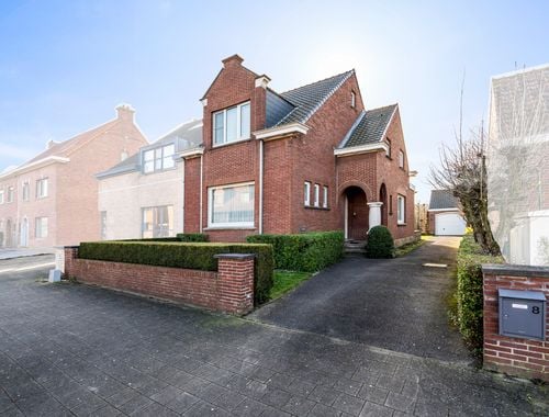                                         Maison à louer à Deerlijk, € 945
