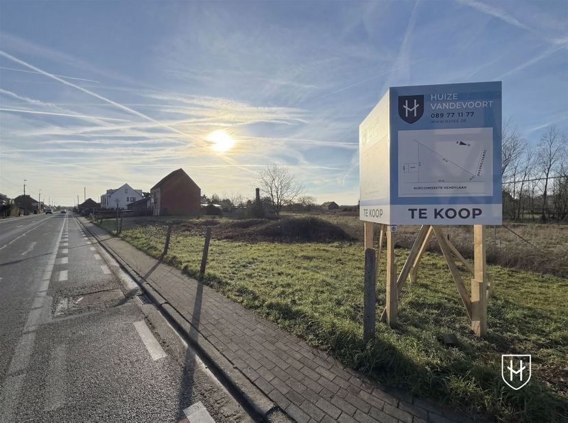 Dit fraaie perceel grond van  12a 76ca (1.276 m²) is gelegen op een uitstekende zichtlocatie te Rotem en biedt de mogelijkheid om te verkavelen of het