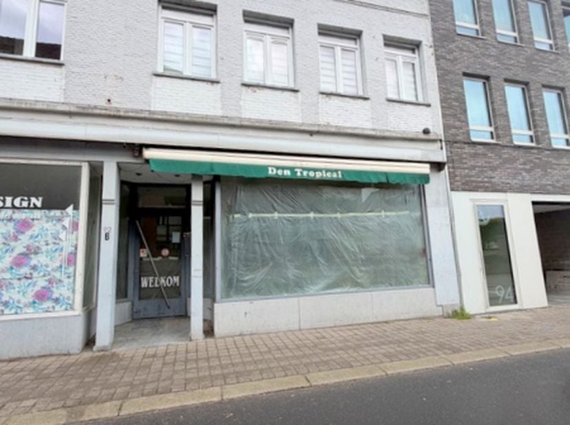 Bien professionnel à vendre
                    à 9100 Sint-Niklaas