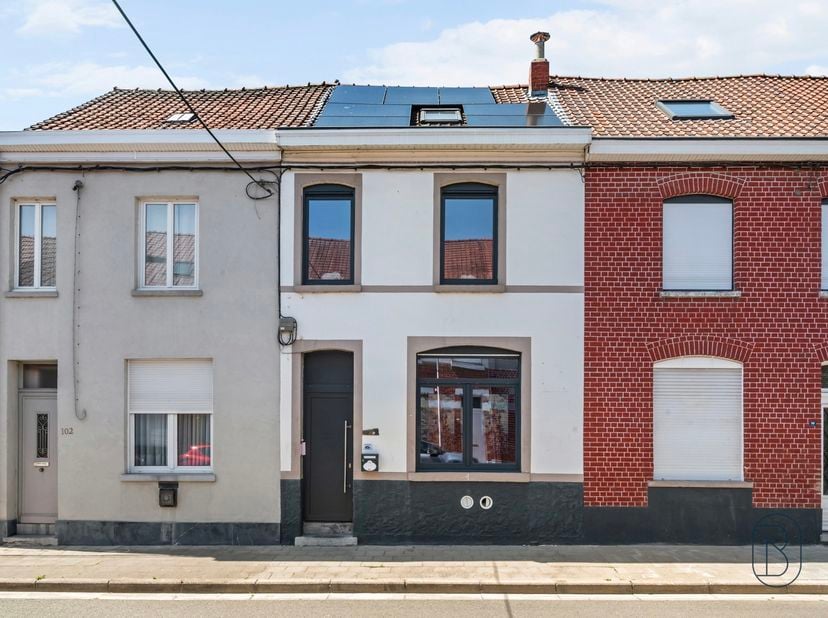 Maison entièrement rénovée – Confort moderne et excellente performance énergétique<br />
Située dans une rue particulièrement recherchée à Luingne, ce