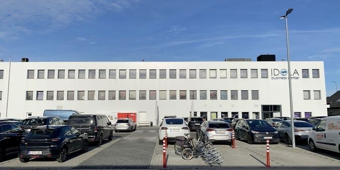 Bedrijfsvastgoed te huur in Antwerpse Steenweg 19 - a bus 14wp, 9080 Lochristi