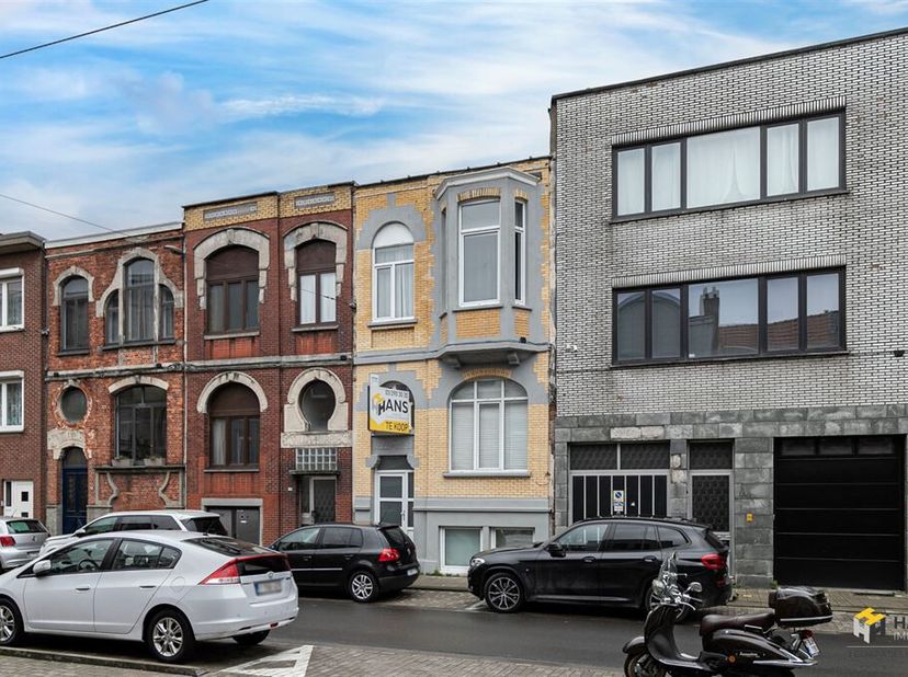 Maison (287 m²) avec 3 chambres, 2 salles de bain et jardin (75 m²) à Deurne.<br />
Cette maison prête à l'emploi se trouve dans un endroit central av