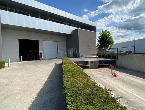                                        Bâtiment d’entreprise à louer à Deinze, € 9.685
