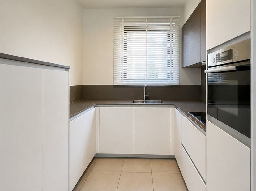 Op zoek naar een recente, instapklare woning waar comfort, ruimte en een uitstekende ligging samenkomen? Dan is deze moderne woning in Dorperveld 4A i