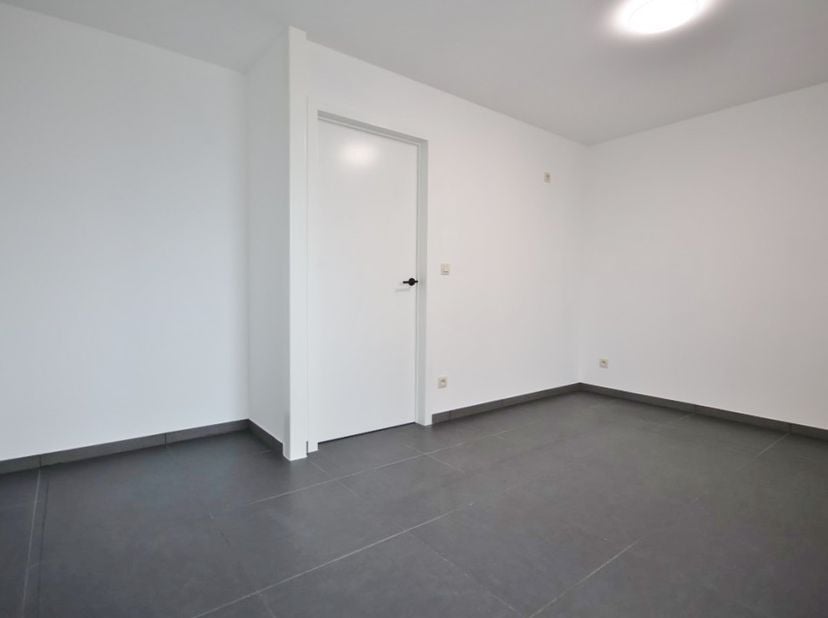Op een rustige en centrale ligging, vlak bij het centrum van Wellen, bevindt zich dit verzorgde appartement in een vrijstaande woning. Op slechts enke