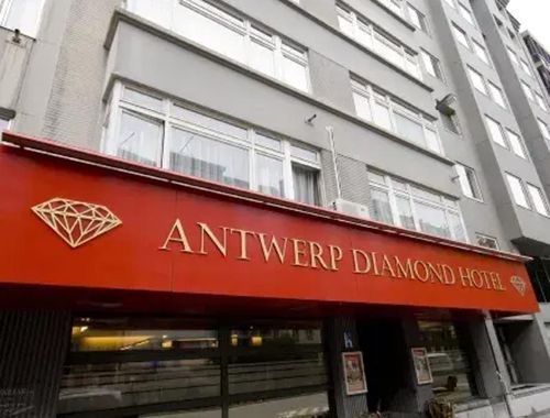                                         Studio te huur in Antwerpen, € 850
