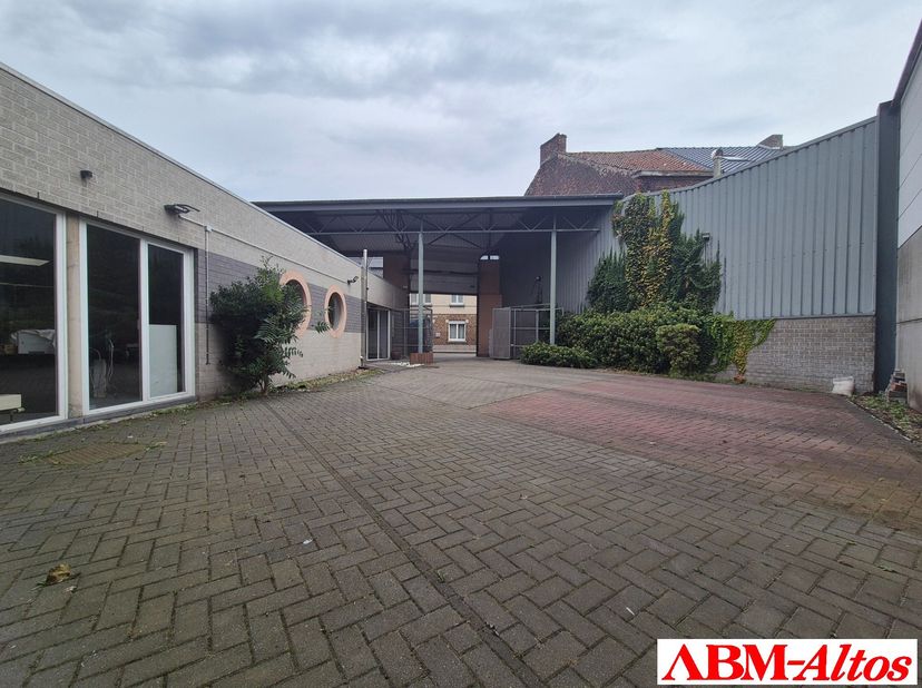 Bien professionnel à vendre
                    à 3300 Tienen