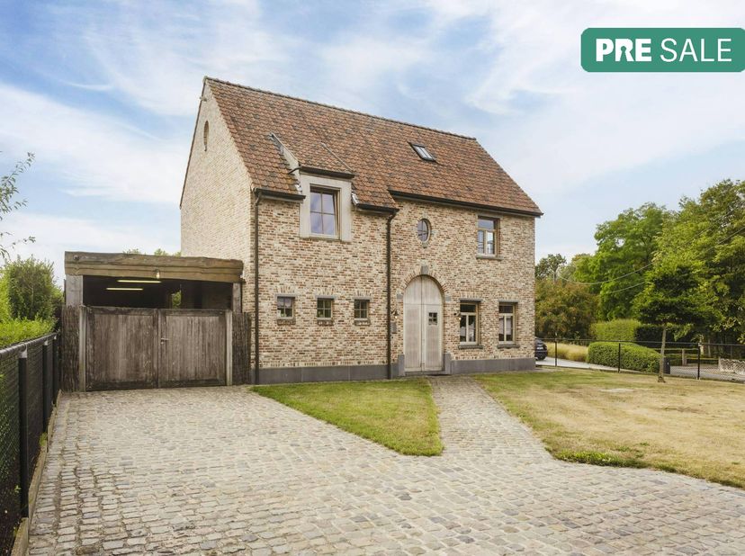 Ben jij op zoek naar een moderne, instapklare en vooral energiezuinige woning? Kom dan deze prachtige villa ontdekken tijdens onze Pre-sale op zaterda