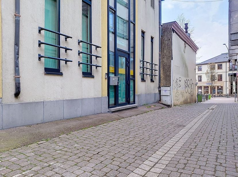 W Immobilière vous propose à la location un espace de bureau de 25 m², parfaitement adapté à vos besoins professionnels.<br />
<br />
Vous bénéficiere