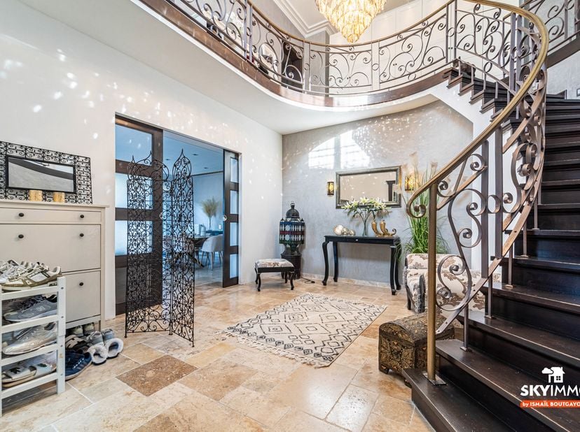 SKYIMMO BRUXELLES vous propose cette superbe maison 3 façades avec jardin à Anderlecht<br />
<br />
L’agence SKYIMMO a le plaisir de vous présenter ce