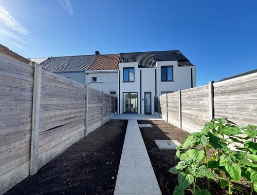                                         Woning te huur in Waarschoot, € 950

