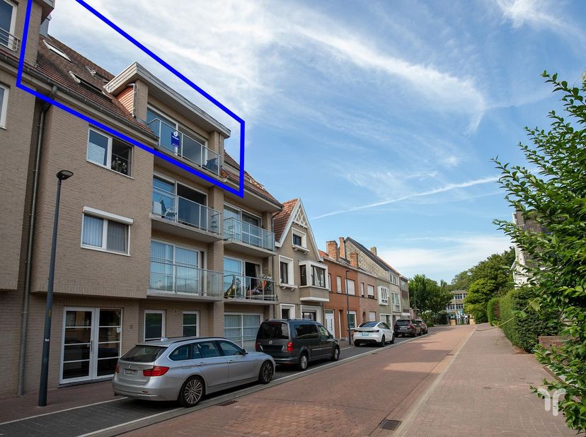 Instapklaar appartement met 3 slaapkamers.<br />
<br />
In de aangename en rustige Residentie vind je dit instapklare appartement met 3 slaapkamers