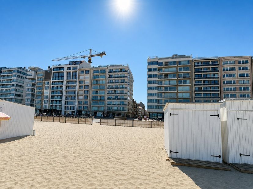 Mooie studio met een sublieme oriëntatie richting het Westen. Naast de zon kunt u ook genieten van het mooie zijdelingse zeezicht vanuit de leefruimte