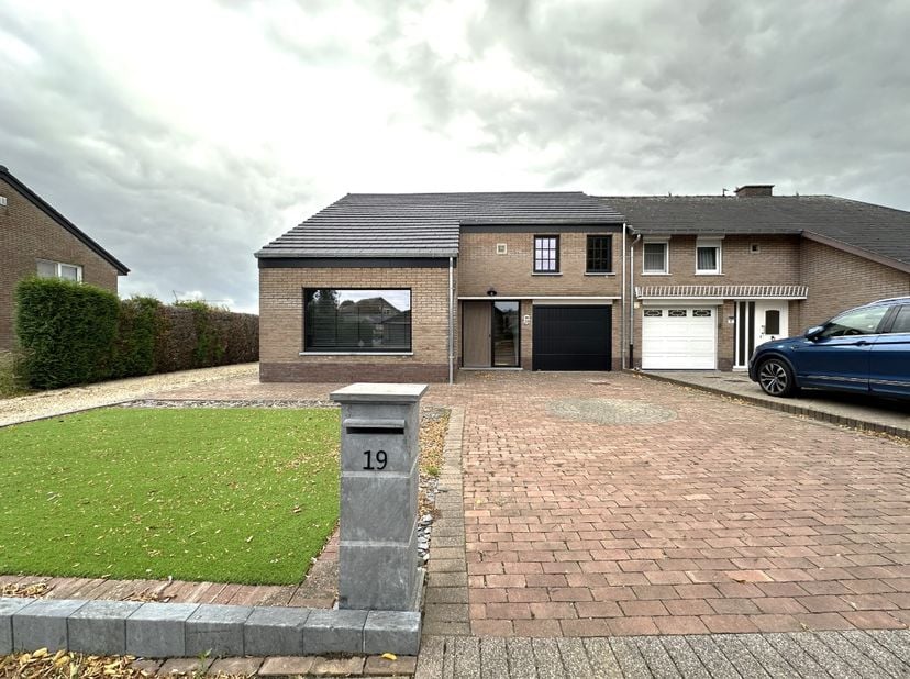 Huis te huur in Stijn Streuvelslaan 19,
                    3730 Hoeselt