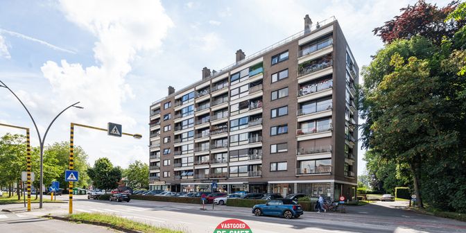 Garage à vendre à Baron Ruzettelaan 76, 8310 Assebroek
