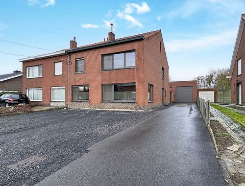                                         Maison à vendre à Ingelmunster, € 449.000
