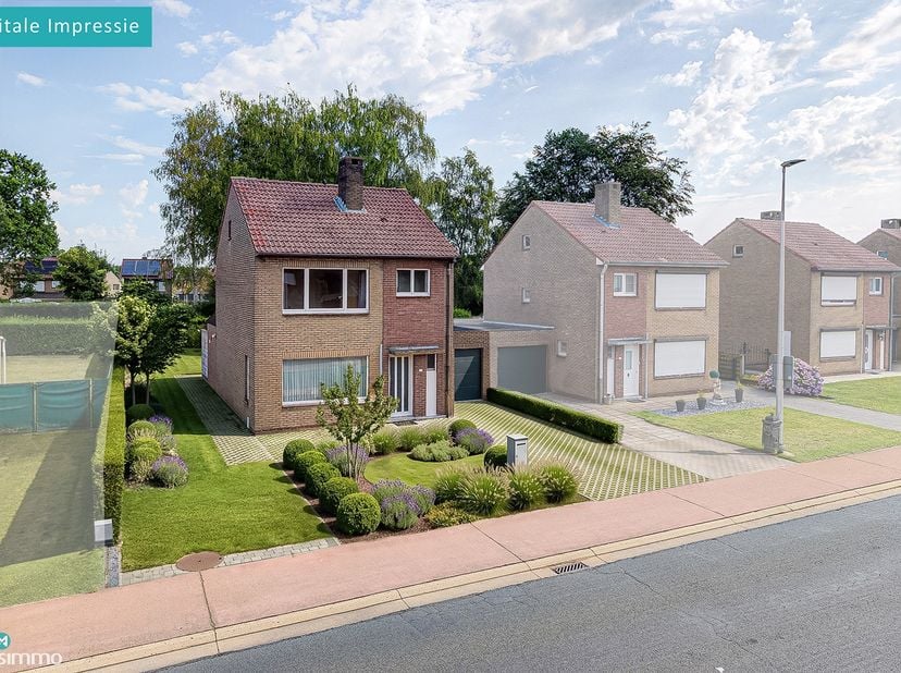 GEZINSWONING MET 3 SLAAPKAMERS, INPANDIGE GARAGE EN TUIN TE BEVERLO<br />
<br />
*** Bekijkt u deze woning via een aanverwante website? Surf dan naar