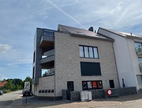                                         Appartement te huur in Neeroeteren, € 900
