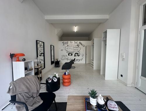                                         Commerce à louer à Antwerpen, € 845
