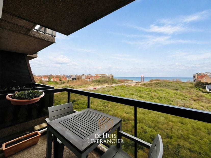 <br />
Rêvez-vous d’un lieu à vous avec vue sur mer, où vous pouvez immédiatement profiter du calme, de la lumière et du confort ? Alors cet apparteme