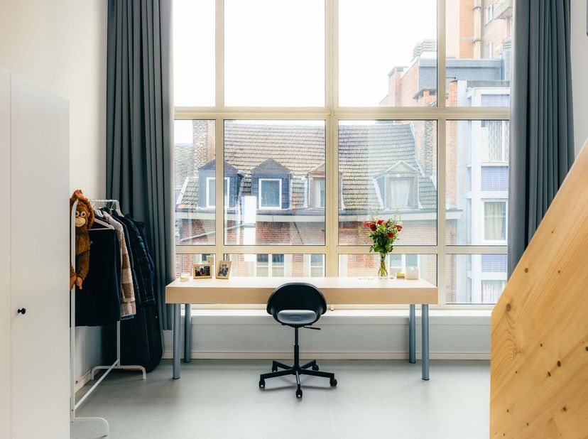 Ruime studentenkamer met privébadkamerBen je student en op zoek naar een lichtrijk en gezellig kot in Luik? Dit ruime kot van 56 m² is de ideale plek