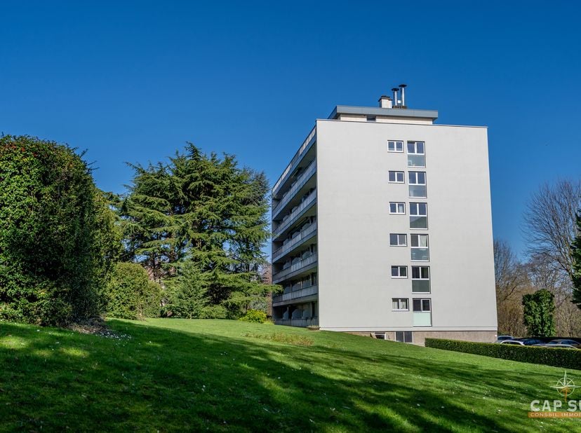 SOUS OPTION...Merci aux propriétaires pour leur confiance!<br />
Linkebeek (Limite UCCLE) – Dans une copropriété privée et sécurisée, CAP SUD vous pro