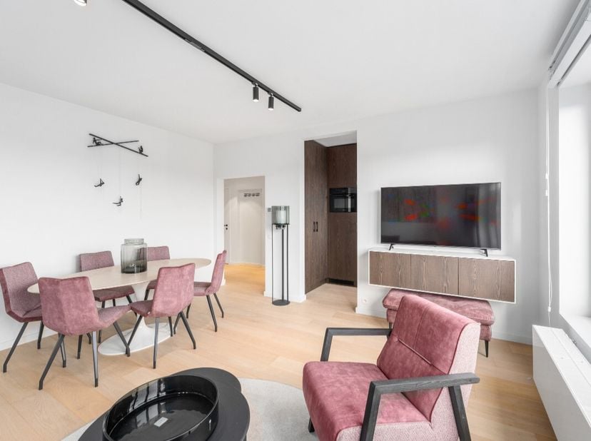 [[ CE BIEN PARTICIPE À LA JOURNÉE MAISONS OUVERTES ERA LE 13/6 DE 13:00 À 14:00 ]] Knokke: Luxueux appartement 2 chambres rénové à vendre avec vue dég