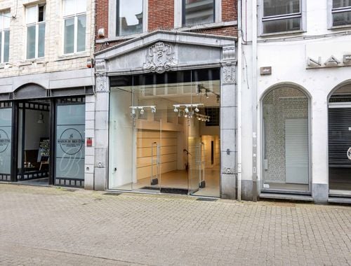                                         Handelsgelijkvloers te huur in Wavre, € 2.275
