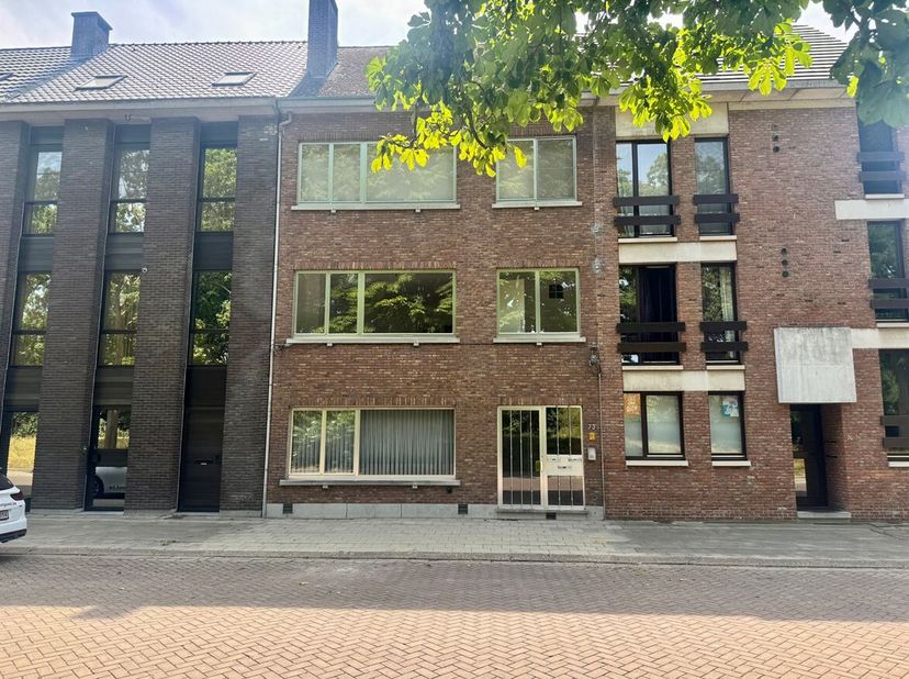 Instapklaar appartement met 2 slaapkamers op een toplocatie in het hart van Lier!<br />
Ligging<br />
Dit instapklare appartement geniet van een uniek