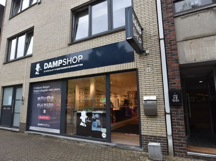 NIEUW BIJ ANIMOVASTGOED!!!<br />
<br />
Handelspand op toplocatie te Houthalen!<br />
<br />
Dit ruime handelspand met uitstekende visibiliteit be