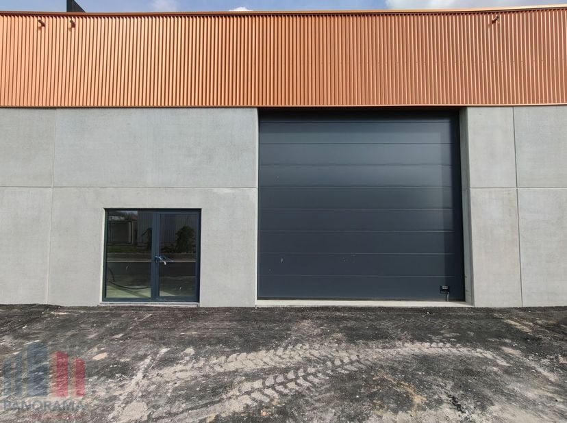 Bien professionnel à vendre
                    à 8210 Zedelgem
