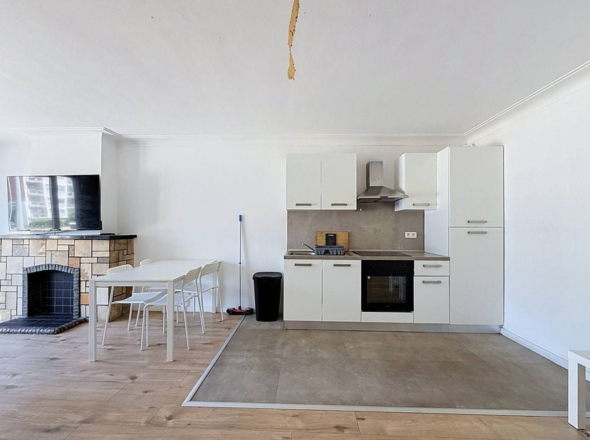 Dit instapklare huurappartement op een dynamische locatie in Deurne biedt u alle comfort. Dankzij de centrale ligging aan de levendige Bisschoppenhofl