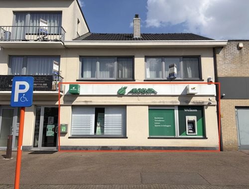                                         Commerce à vendre à Koersel, € 285.000
