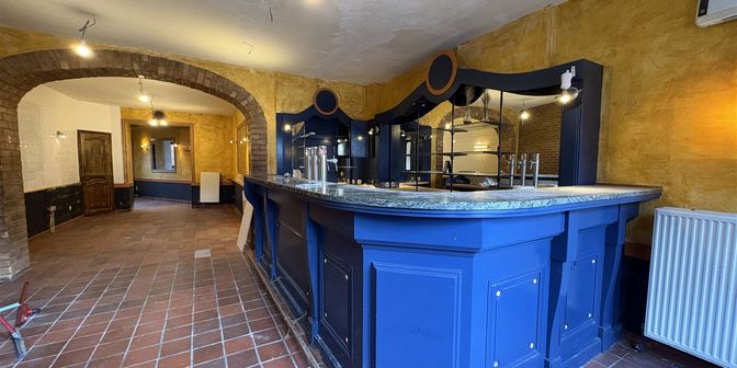 Bedrijfsvastgoed te huur in Rue Astrid 58, 7600 Péruwelz