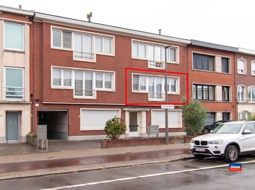 2100 DEURNE | INSTAPKLAAR APPARTEMENT MET TWEE SLAAPKAMERS GELEGEN OP DE EERSTE VERDIEPING VAN KLEIN GEBOUW VLAKBIJ HET RIVIERENHOF | EPC B |<br />
I