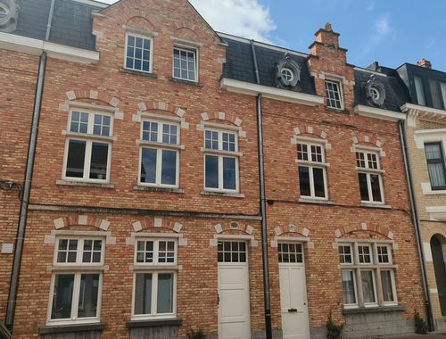                                         Rijwoning te koop in Ieper, € 480.000
